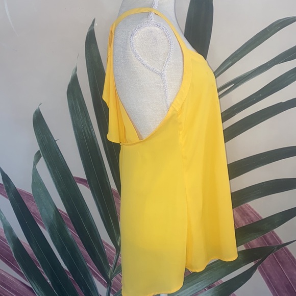 Cecico Open Back Blouse - Picture 4 of 8